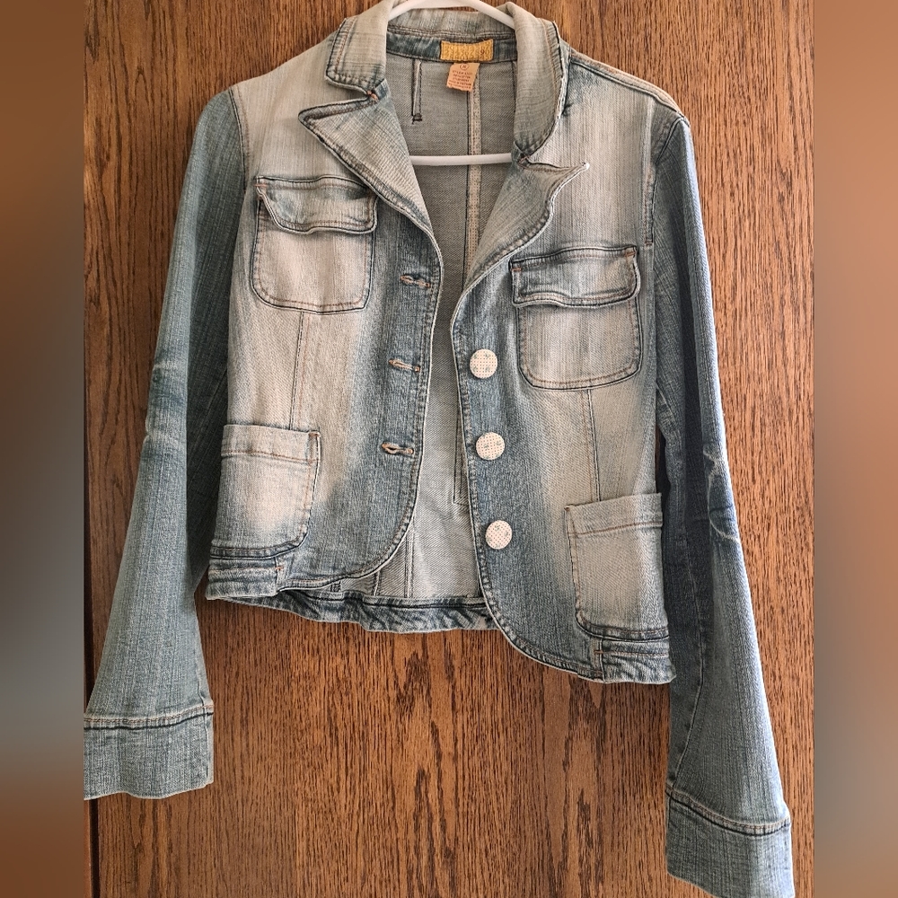 Jean blazer with cloth button detail